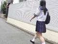 「素人ナンパ 代々木でみつけたウブな女子●生に18cmメガチ○ポを素股してもらったら、こんなにヤラしい事になりました。 ゆのんちゃん」のサンプル画像4