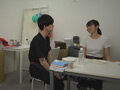 「カップル部屋REC 最近ご無沙汰してた大好きな彼氏と休憩時間が被ったら…誰か来るかもしれないのにお股びしょ濡れにして我慢できずにバイト先でヤっちゃうむっつりスケベ女子大生」のサンプル画像2