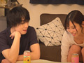「ニンゲン観察 セックスレスで浮気された欲求不満後輩女子を極太デカチンで慰める！ノーマークだった地味男のデカマラにイキ乱れた背徳SEX」のサンプル画像3