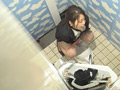 「ビクビクイキ果て変態女子10人 性欲暴走公衆トイレオナニー盗撮」のサンプル画像9